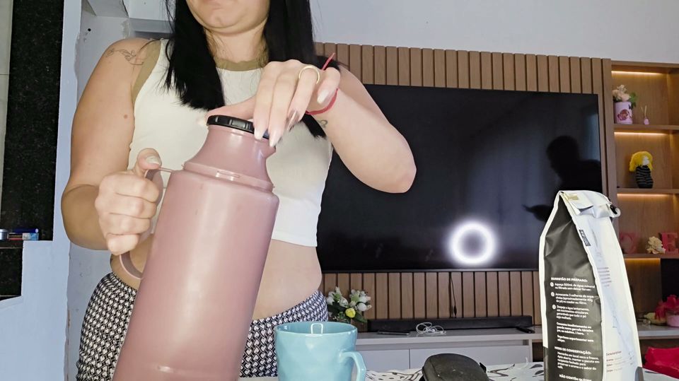 Hot Wife Seduces Delivery Guy While Husband Watches Everything
